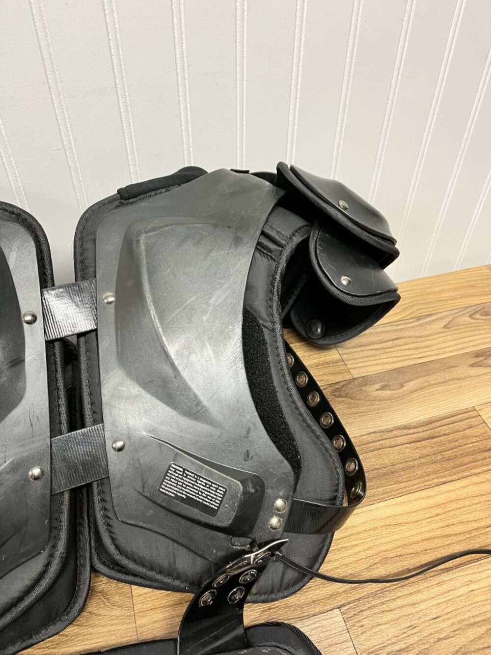Xenith Velocity Pro Light Football Shoulder Pads Size Medium 17-18” Two Straps - Picture 14 of 16